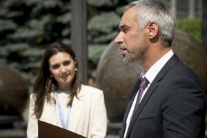 Рябошапка заявив, що до Зеленського звернулося "багато людей", які не встигли вчасно розмитнити автомобілі