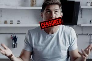 События ролика происходят в 2025 году