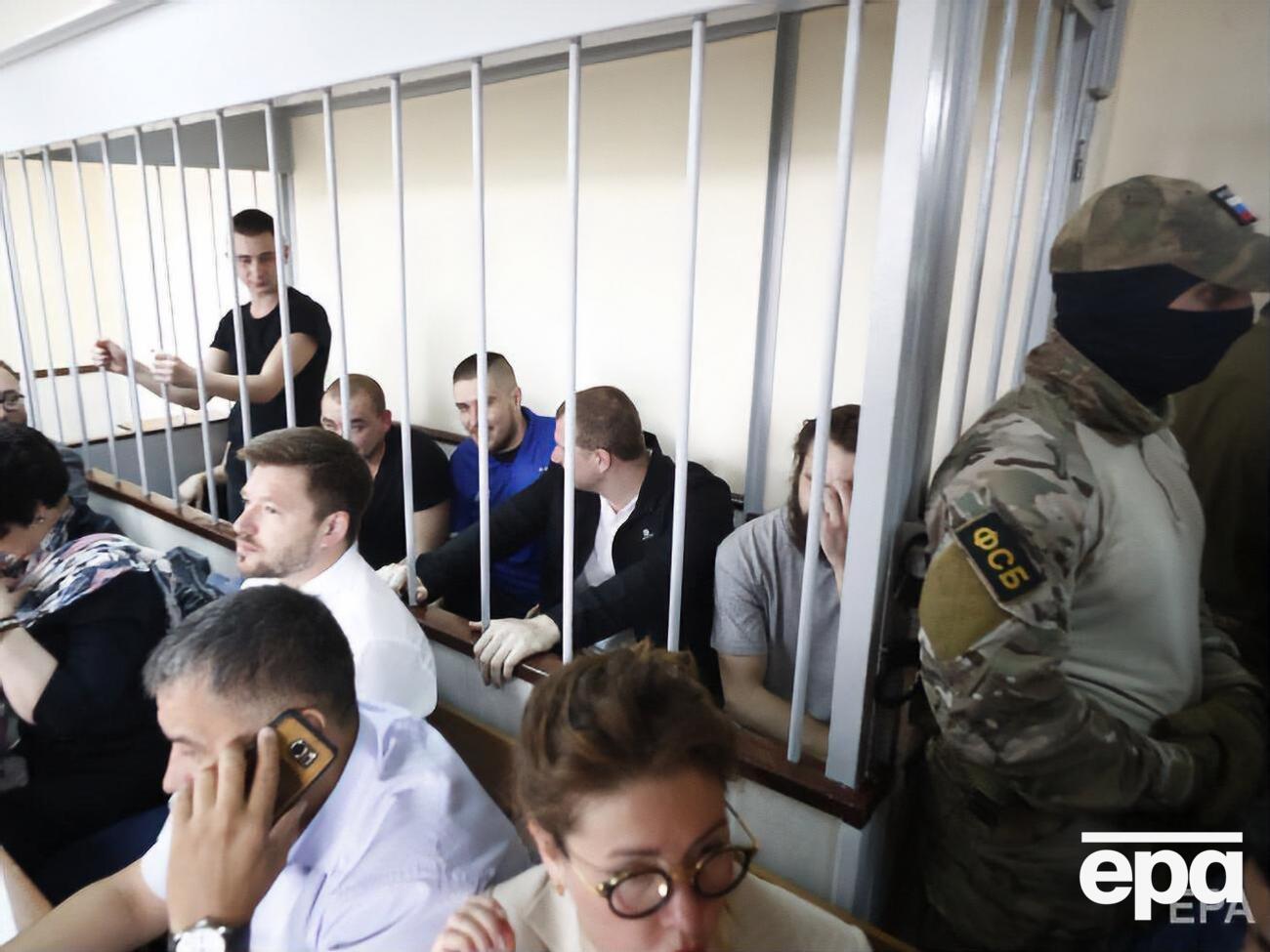 Суд продовжив арешт 19 із 24 українських військовополонених моряків