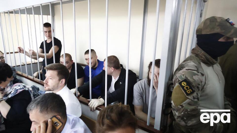 Суд продовжив арешт 19 із 24 українських військовополонених моряків