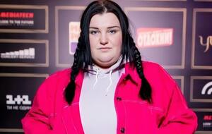 alyona alyona: Дельфины должны проплывать сотни километров в день и быть свободными, а не заключенными дельфинариев!