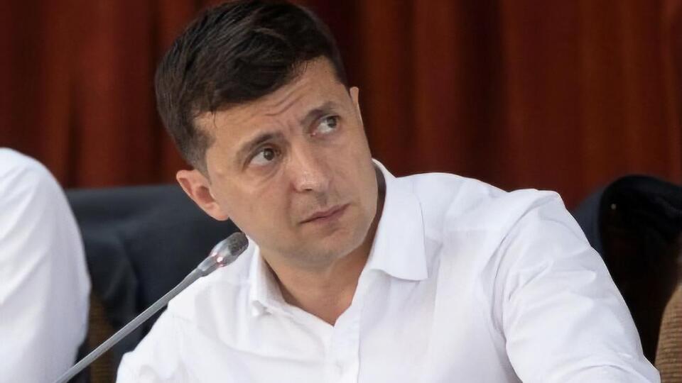 Владимир Зеленский: Если у него есть второй паспорт, если он его не отдал – не может быть депутатом
