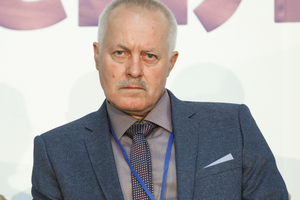 Почему в 2014-м власть не ввела военное положение и почему в принципе не дала приказ о защите Крыма? Для меня это остается загадкой. Я считаю это трусостью