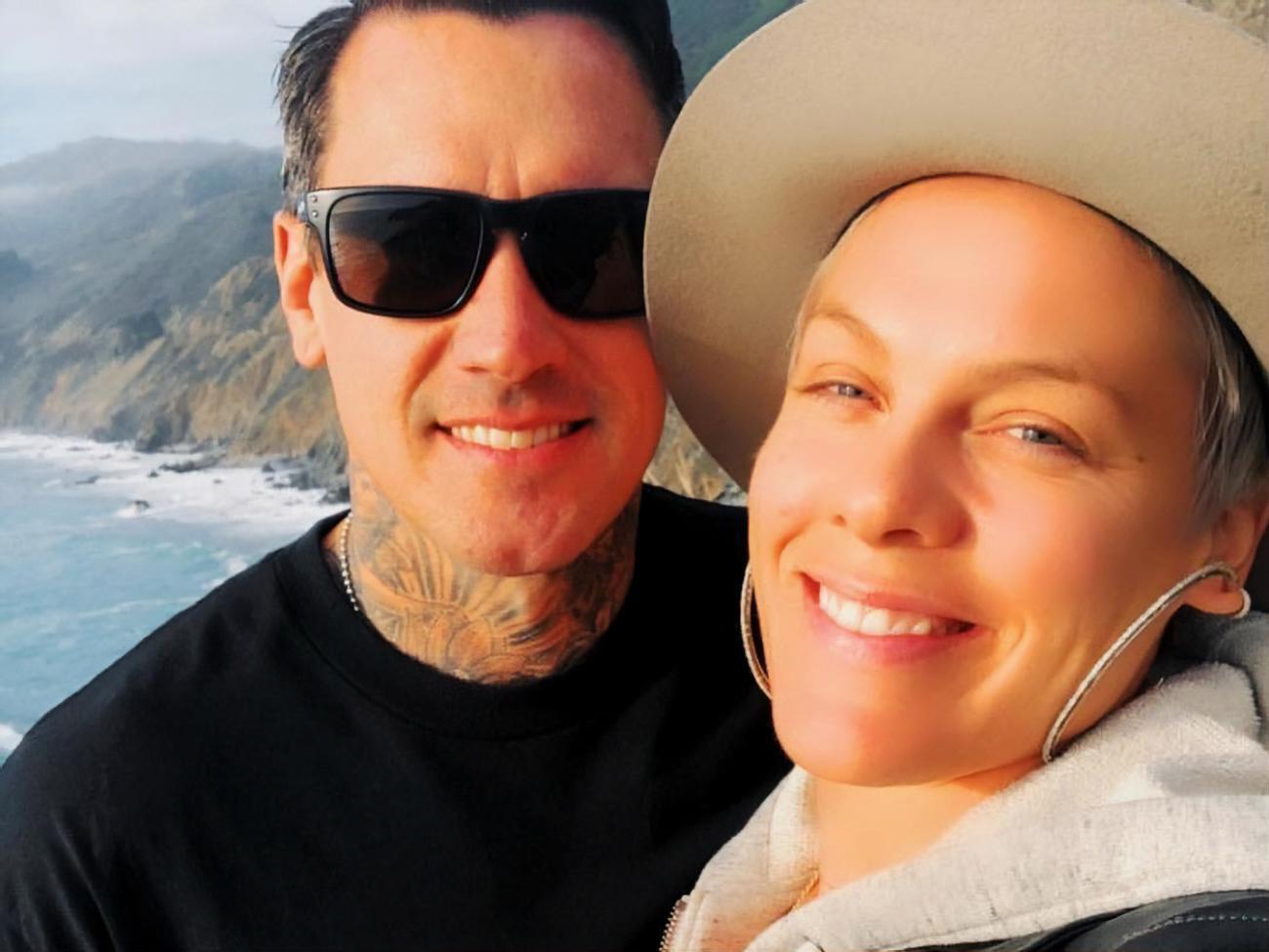 Pink:&nbsp;С днем рождения, Кэри Джейсон Харт. Я горжусь тем, кто ты есть