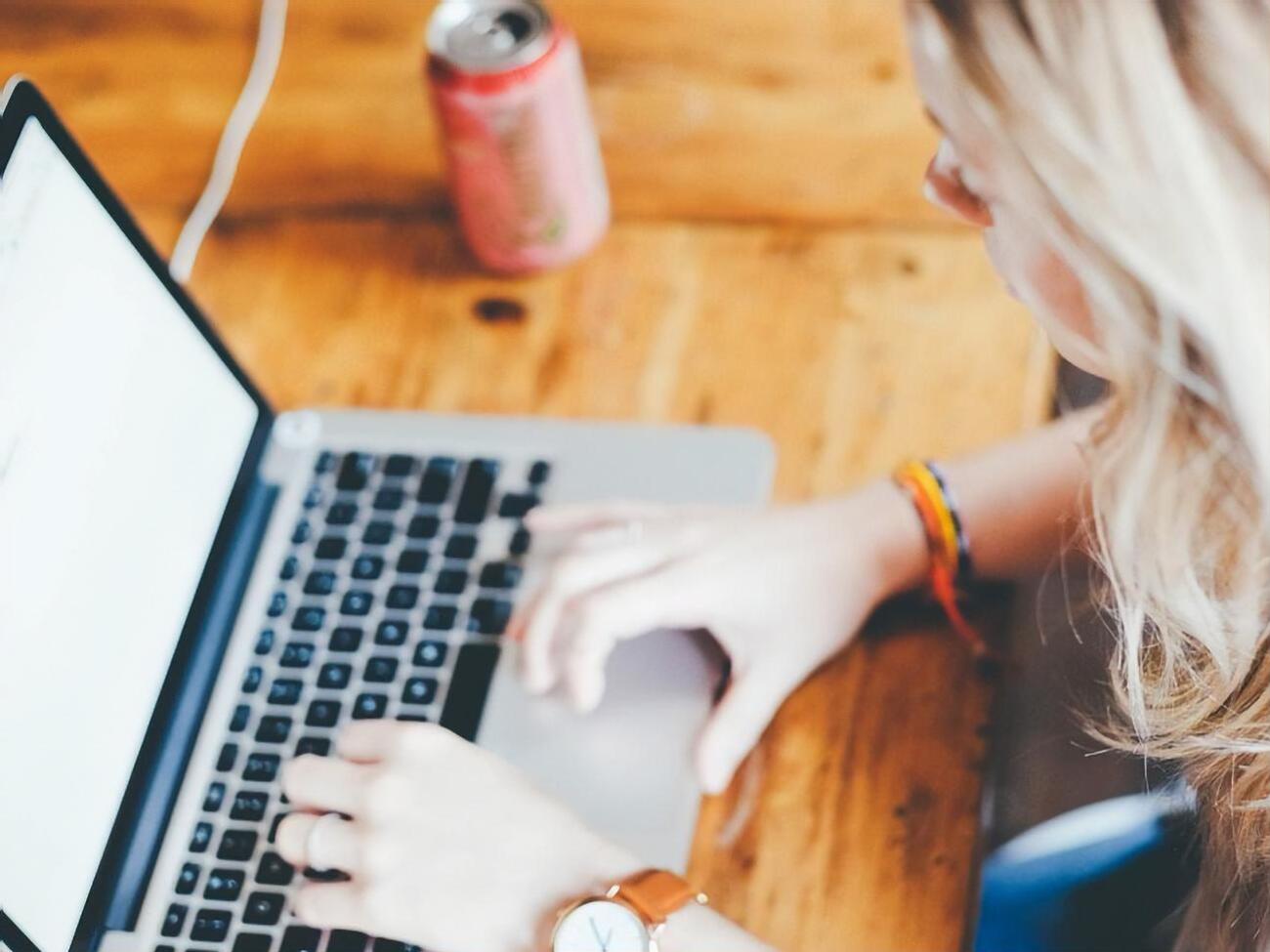 Предметом аналізу були найбільш коментовані повідомлення у Facebook на сторінках 332 засобів масової інформації та 62 політичних суб'єктів