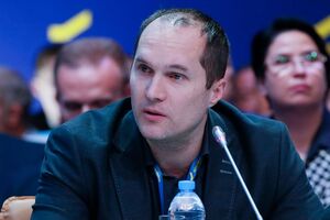 Порошенко призначав на головні посади, здавалося, абсолютно відданих людей, але після роботи з ним вони перетворювалися на його непримиренних ворогів