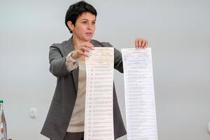 Слипачук: Бюллетени должны быть непосредственно доставлены на участки уже сегодня