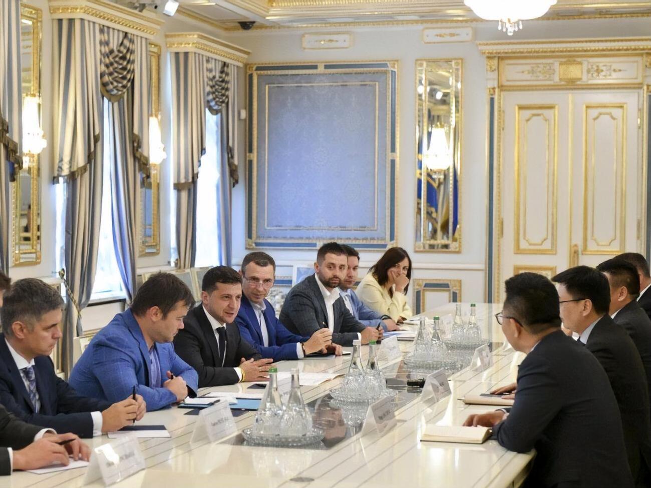 Зеленський зустрівся з представниками китайського бізнесу