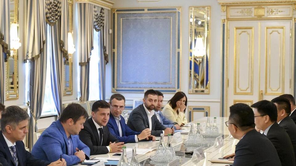 Зеленський зустрівся з представниками китайського бізнесу