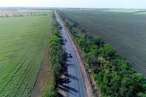 У пресслужбі Зеленського повідомили, що загалом в Україні 169 тис. км доріг різних категорій