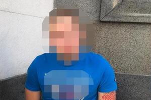 Задержанного жителя Полтавской области доставили в отдел полиции