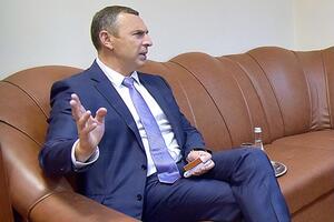 Шефир: Вообще "Сваты" – достойный продукт. У нас нет причин его стесняться