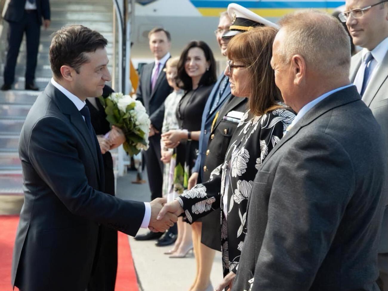 Зеленський прилетів до Канади