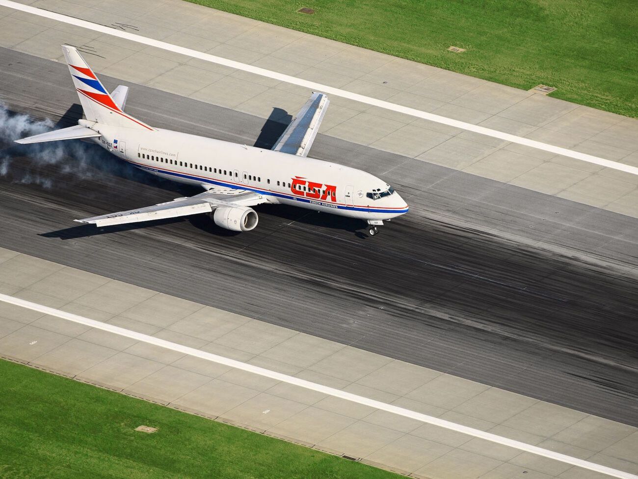 У чеському мінтрансі назвали ситуацію, що склалася з польотами, наслідком відсутності згоди між авіаційною владою Чехії та РФ