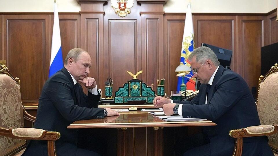 Путін доручив Шойгу виїхати в Сєвєроморськ