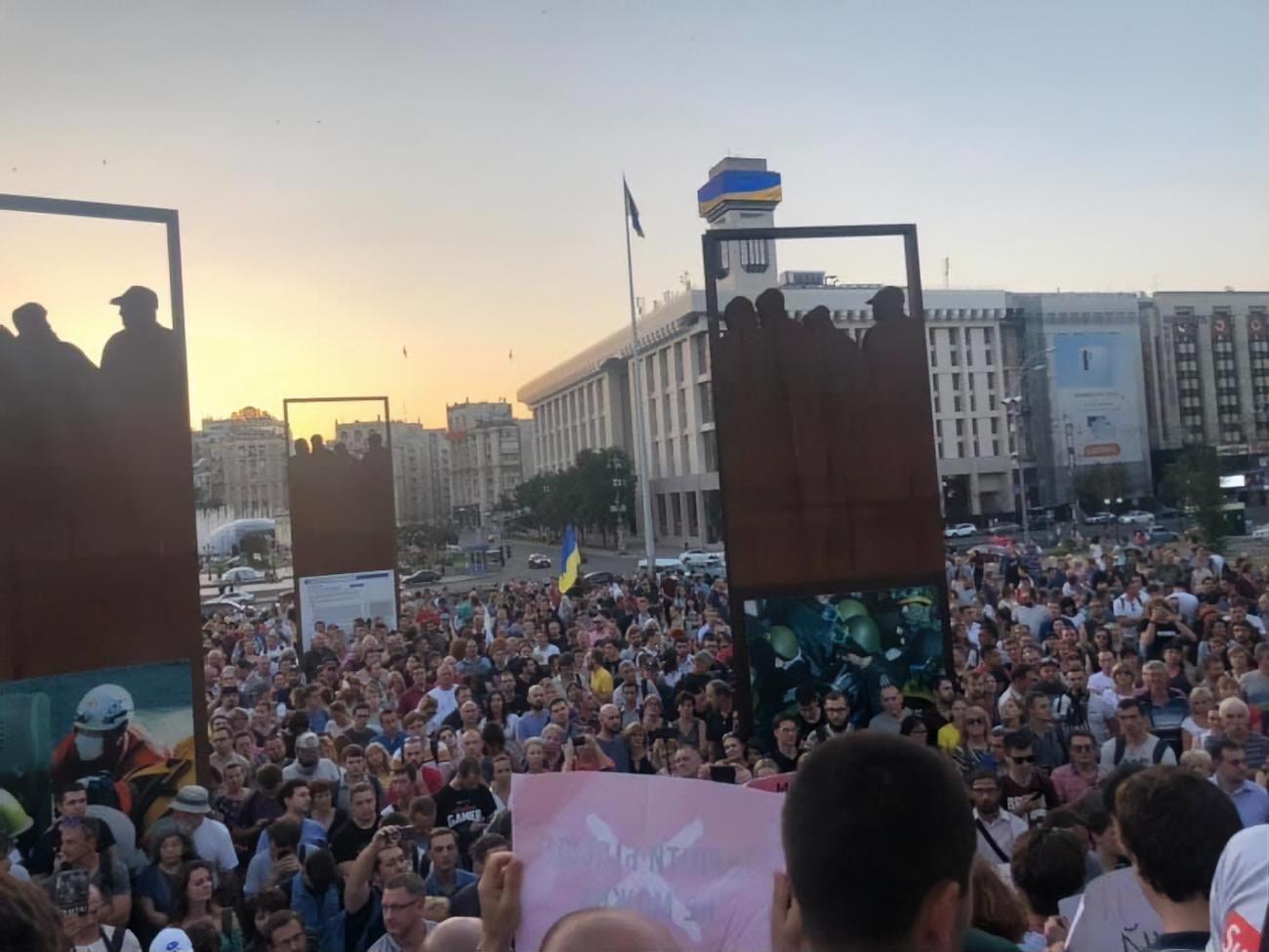 На акцію проти Клюєва і Шарія зібралася приблизно 1 тис. осіб