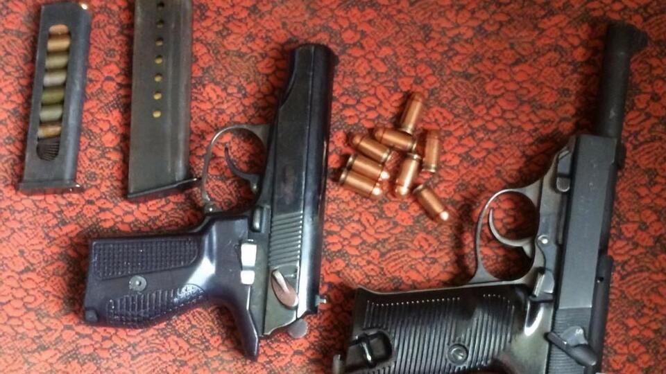 Під час обшуків в учасників злочинної групи вилучили арсенал зброї