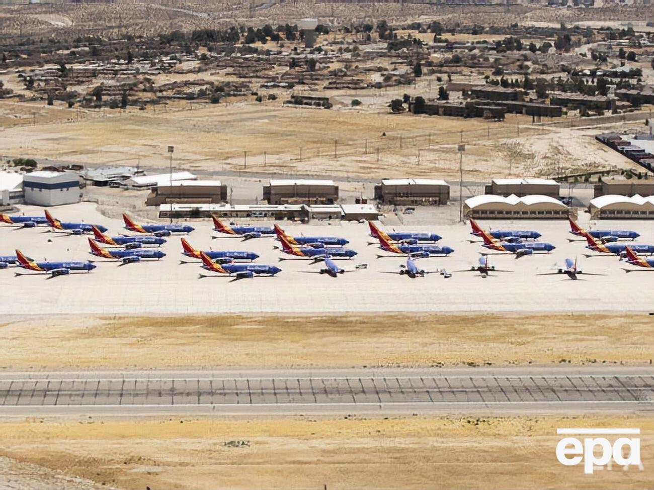 В эксплуатации остается еще 70 или менее самолетов, экраны которых могут отключиться из-за радиопомех