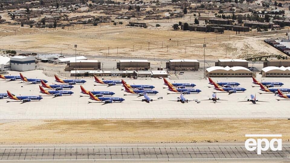 В эксплуатации остается еще 70 или менее самолетов, экраны которых могут отключиться из-за радиопомех