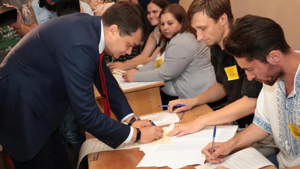 Разумков: Украинская экономика не почувствовала потрясений от досрочных выборов