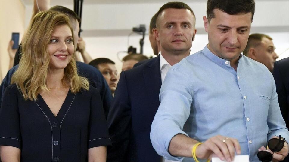 На выборы Зеленский пришел с женой