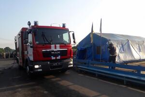 До КПВВ скерували піротехнічну групу і підрозділи радіаційного, хімічного та біологічного захисту управління ДСНС