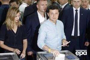 Зеленський голосував разом із дружиною