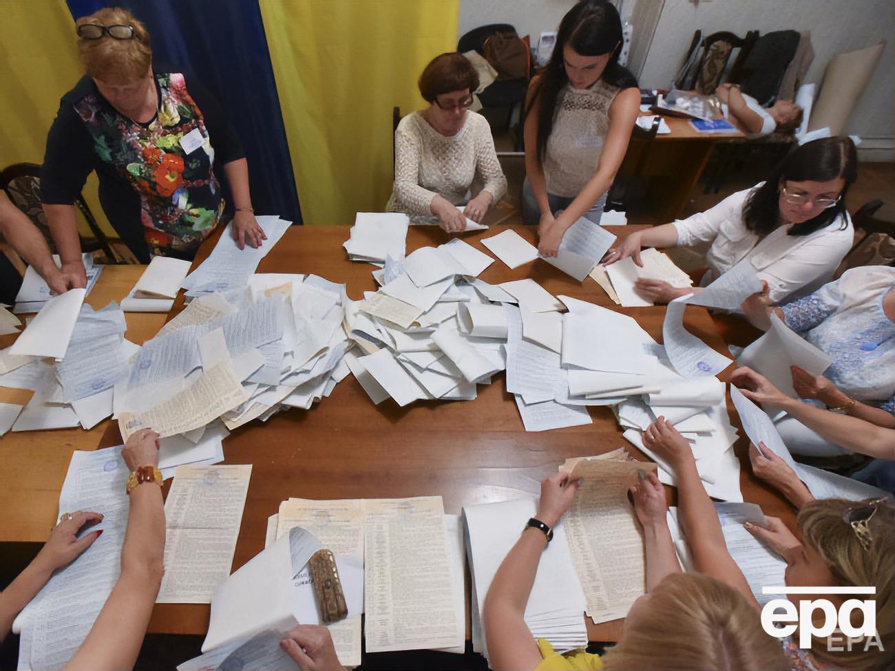 21 липня українці голосували на позачергових виборах у Верховну Раду