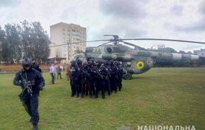 Полицейских доставили на Ми-8