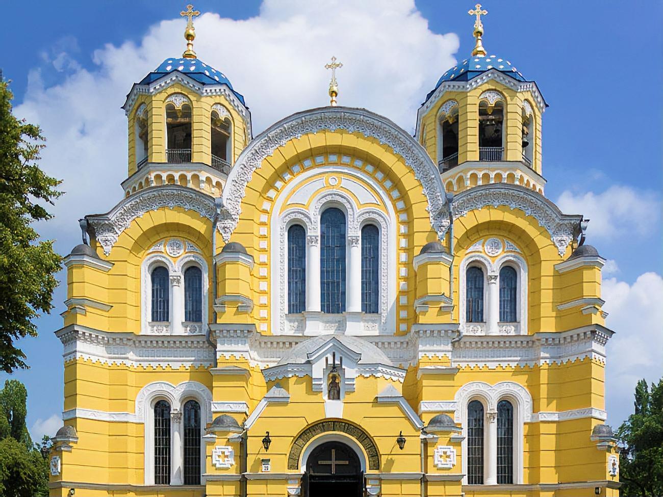 Чоловік повідомив із таксофона про мінування Володимирського собору та інших столичних храмів