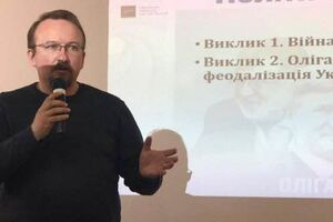 Бачу тези, що 73% підтримки Зеленського перетворилися на 42%. Але порівнювати результати парламентських виборів із другим туром президентських – некоректно