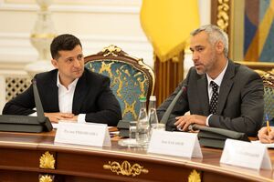 Рябошапку (на фото праворуч) Зеленський вважає "крутим фахівцем"