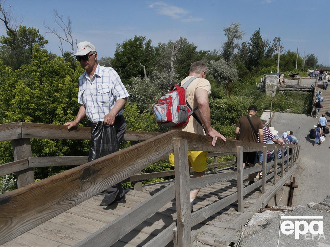 Міст у Станиці Луганській було зруйновано у 2015 році