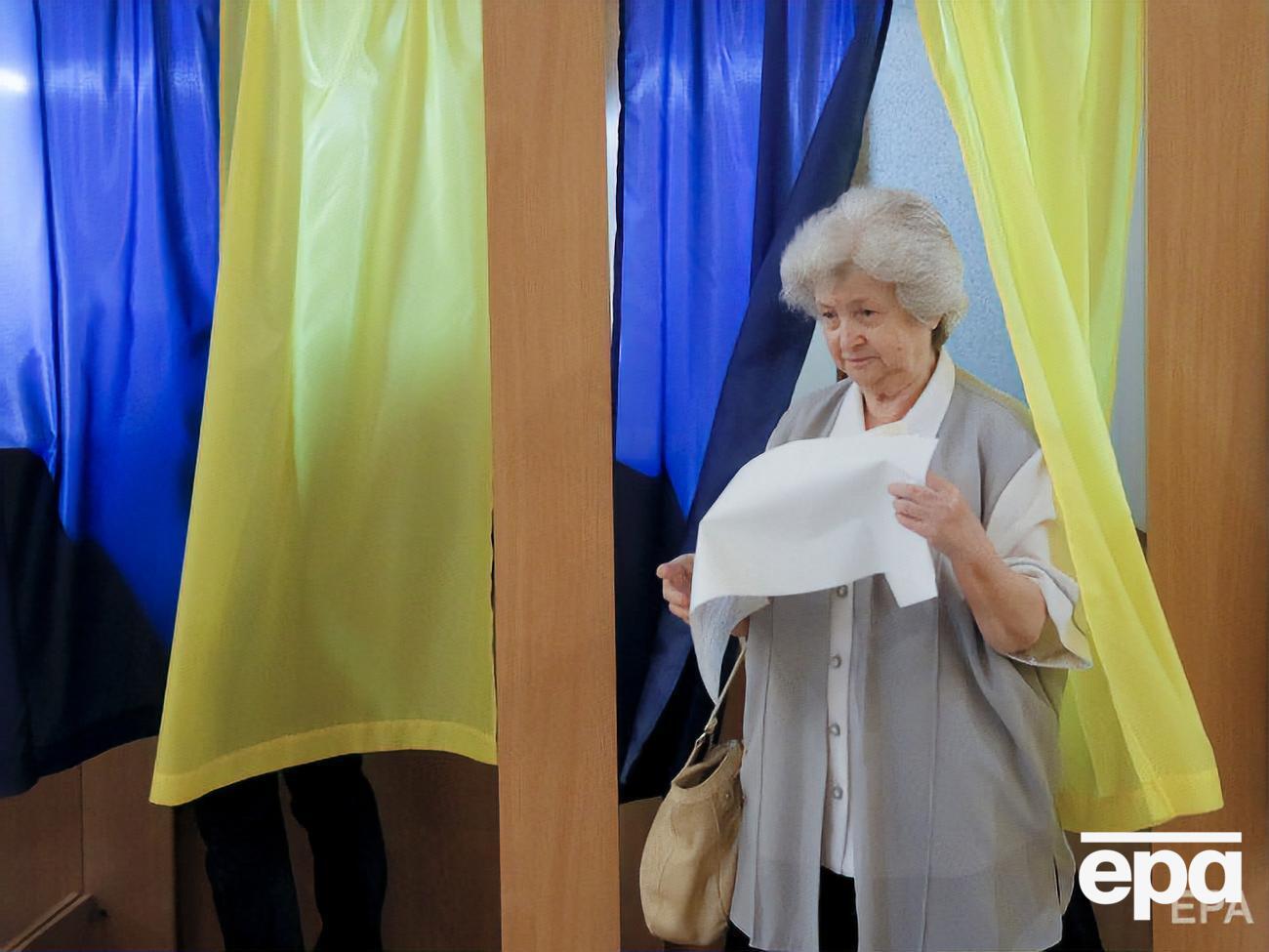 Большинство жителей Харьковской области проголосовали на выборах за новых кандидатов в депутаты