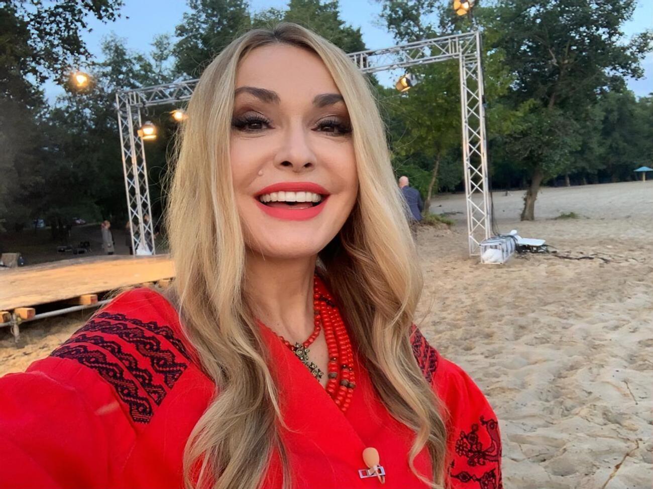 Сумская снялась для Viva с дочерьми