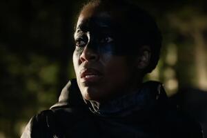 По сюжету супергероев рассматривают как преступников