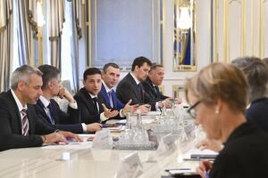 Президент подякував дипломатичним представникам за участь міжнародних спостерігачів у роботі на дострокових виборах до Верховної Ради України