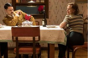 Йоханссон сыграла в ленте мать главного героя