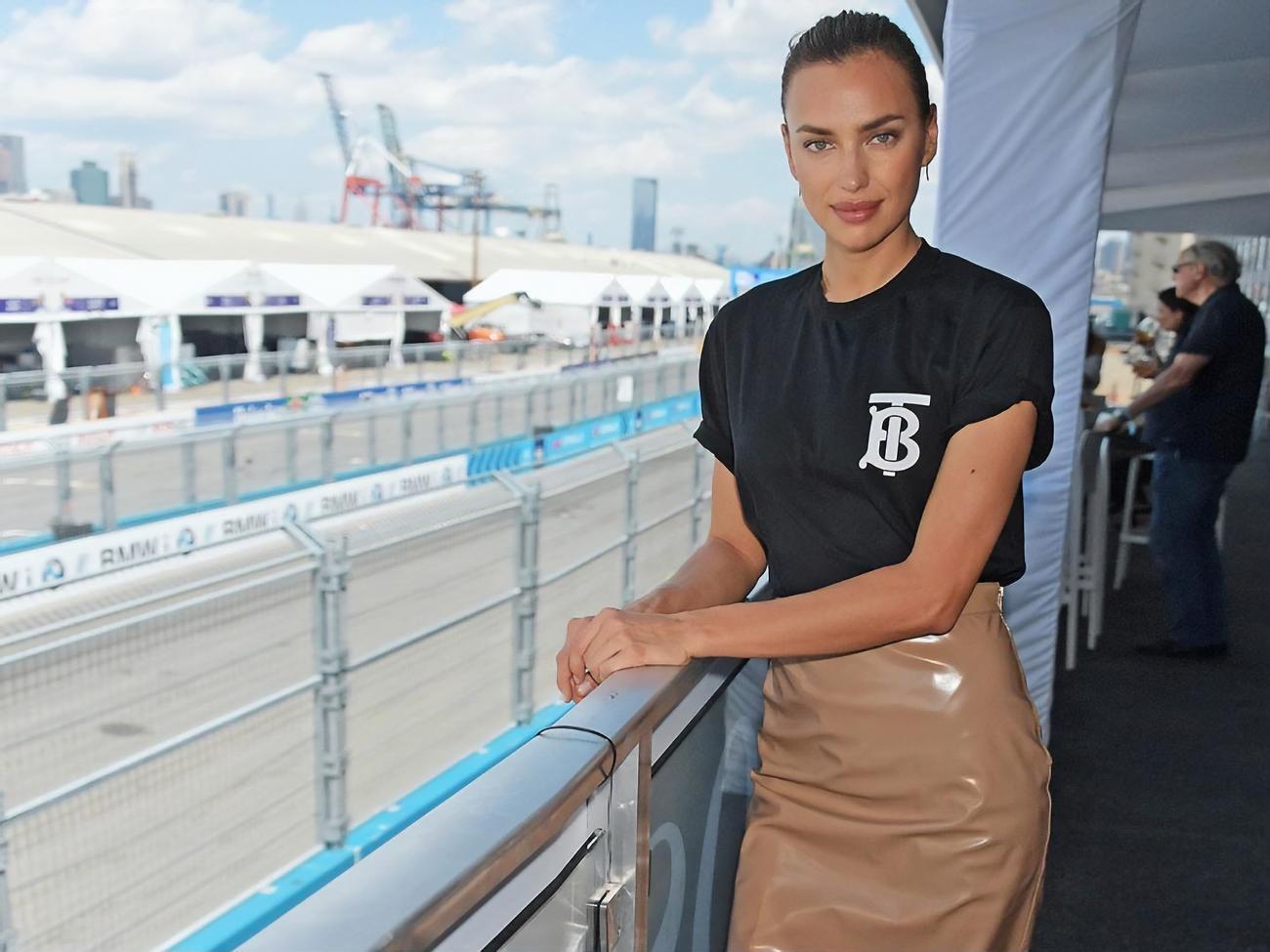 Шейк показала фотосет для Vogue