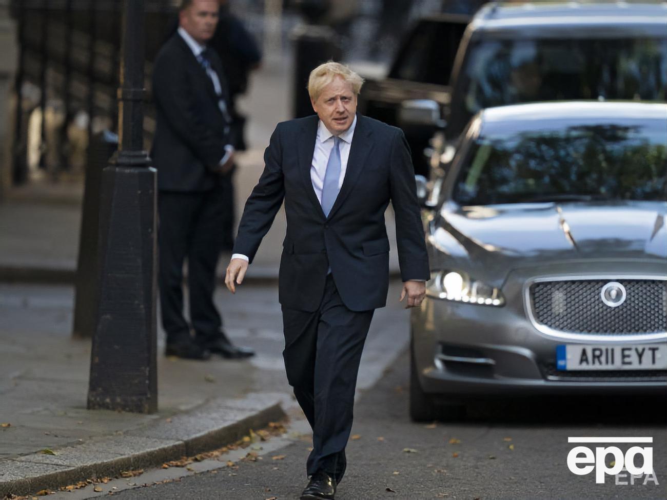 Джонсон із невеликою затримкою дістався до Букінгемського палацу