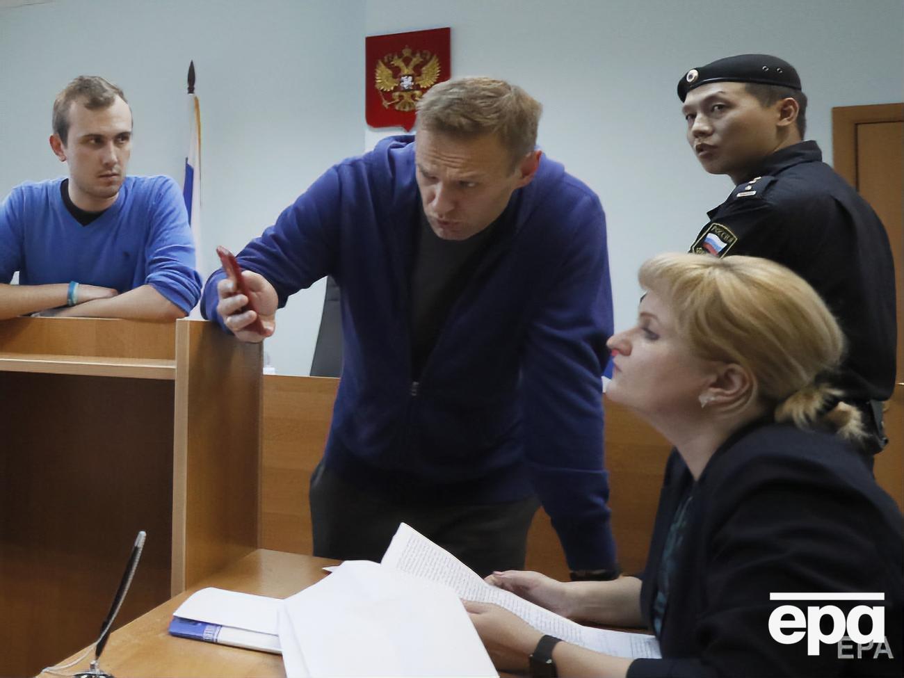 Навального снова отправили под стражу