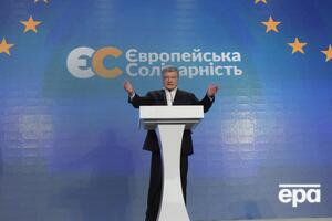 Адвокат Порошенко (на фото) сегодня предупредил ГБР, что его подзащитный не сможет прийти на допрос 25 июля