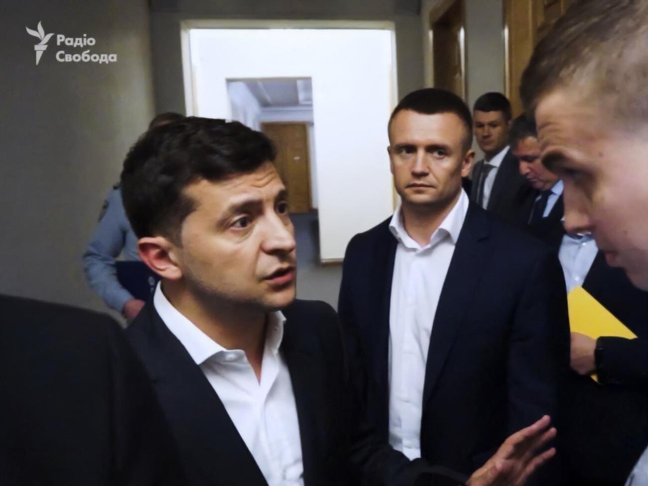 Зеленський: Усі знають, що ніхто в мене нічого не просить. Усі знають, чим це закінчиться