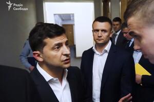Зеленський: Усі знають, що ніхто в мене нічого не просить. Усі знають, чим це закінчиться