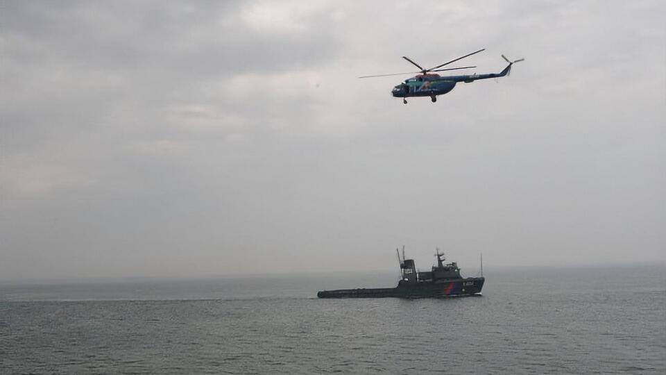 В операції з порятунку моряків брали участь вертольоти і катер прикордонників