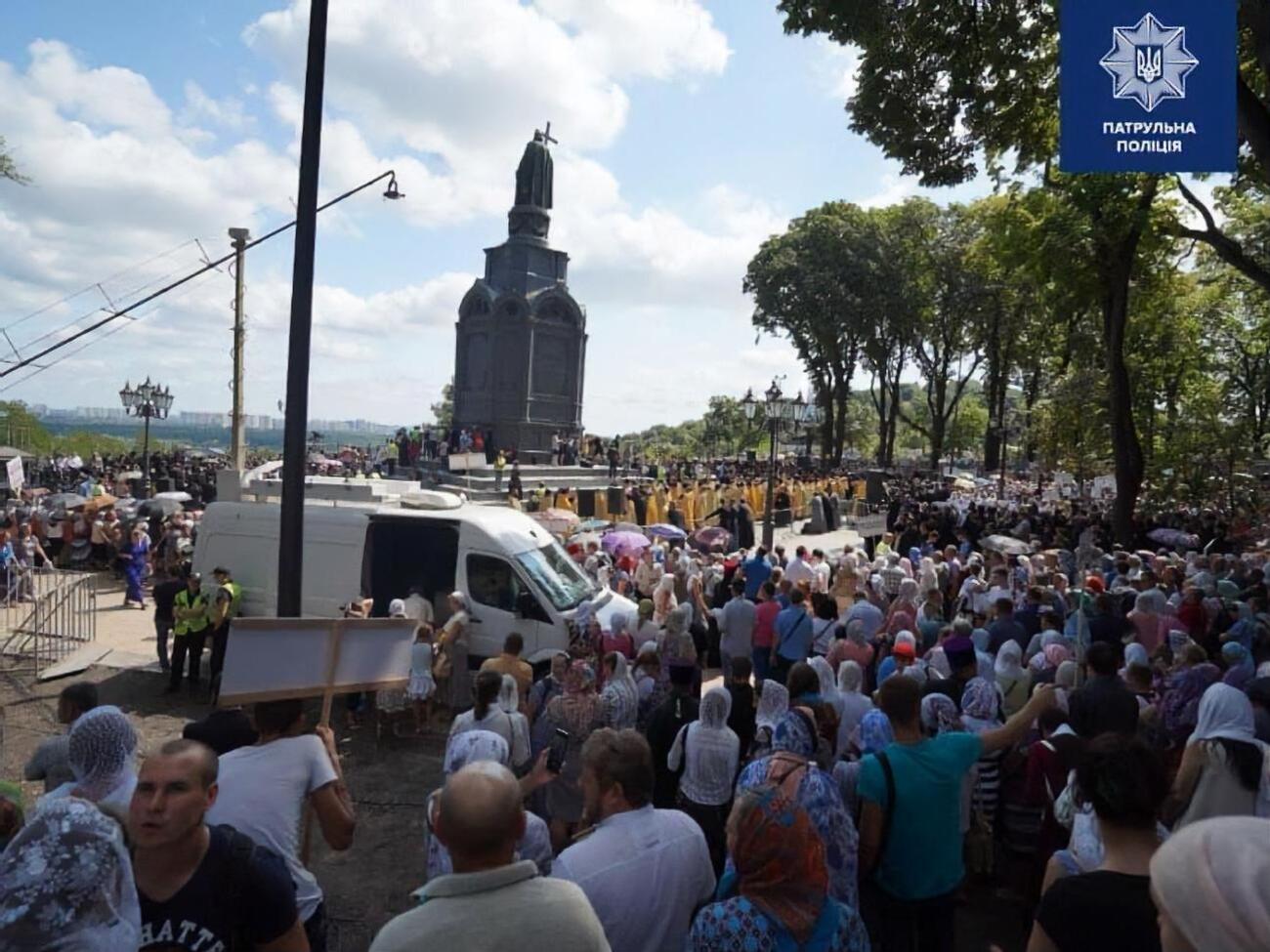 Сегодня проходит крестный ход прихожан УПЦ МП