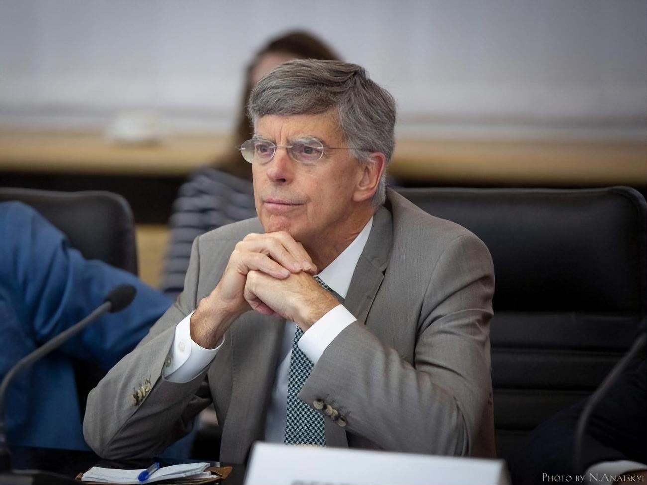 Тейлор зазначив, що робота силовиків дала можливість українцям вільно висловити свої політичні вподобання