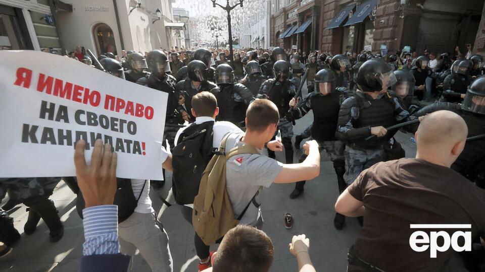 Цимбалюк уважає, що в Москві масово порушують права російськомовних громадян, але Кремль це не хвилює