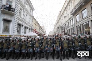 Сотрудников российских спецподразделений, разгонявших митинги, называют "космонавтами"