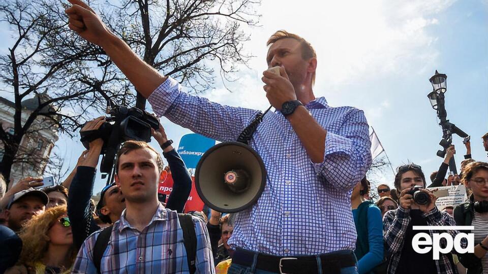 Навальний регулярно потрапляє у спецприймальники